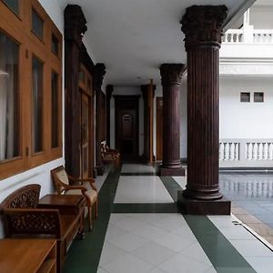 Puri Saras Bintaro Syariah Mitra Reddoorz